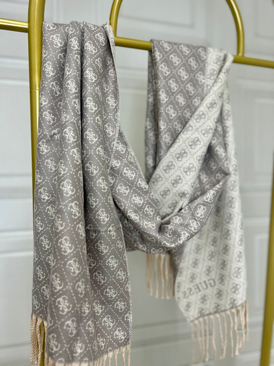 Guess Grey/Beige 4G Logo Scarf