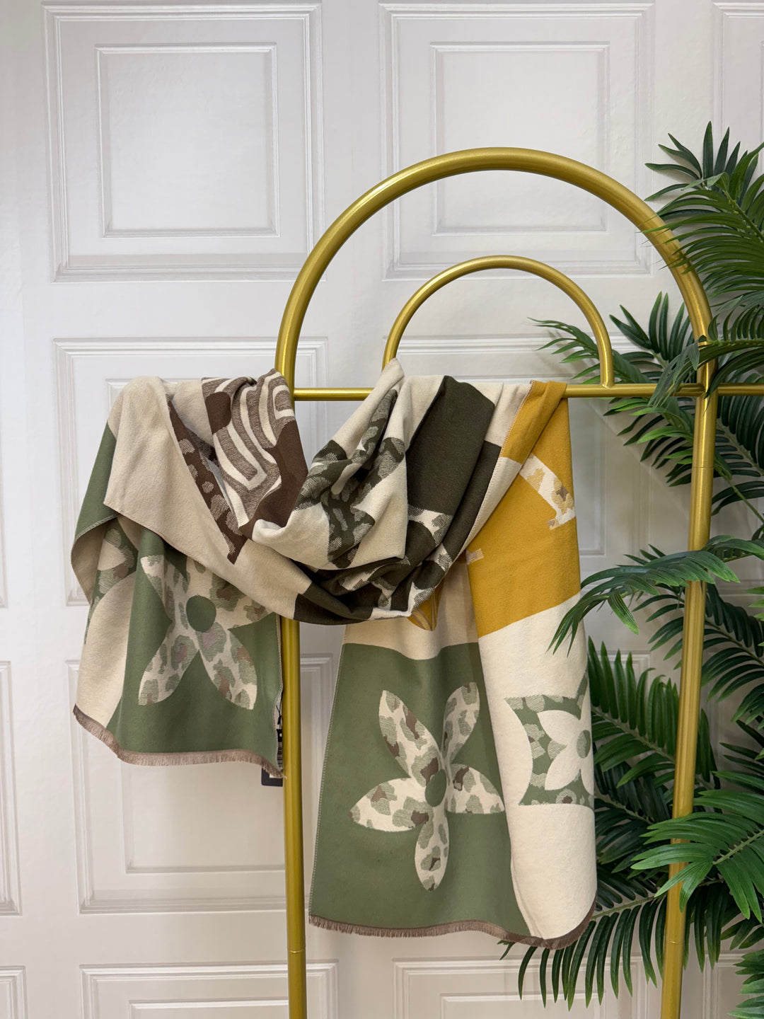 Jenny Glow (32095) 'Noeleen' Scarf