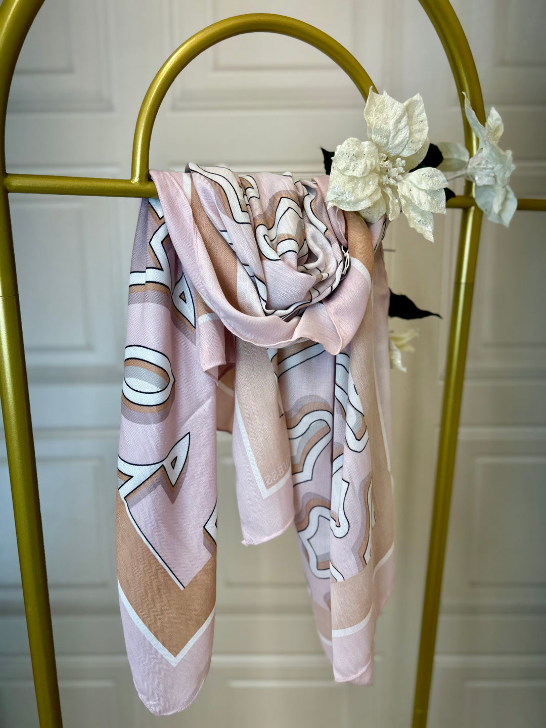 Guess Large Scarf Pink And Beige