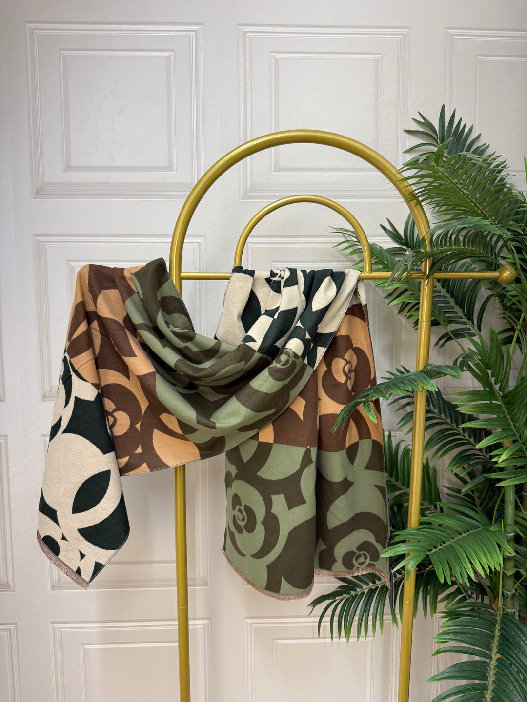 Jenny Glow (32091) 'Scarlett' Scarf
