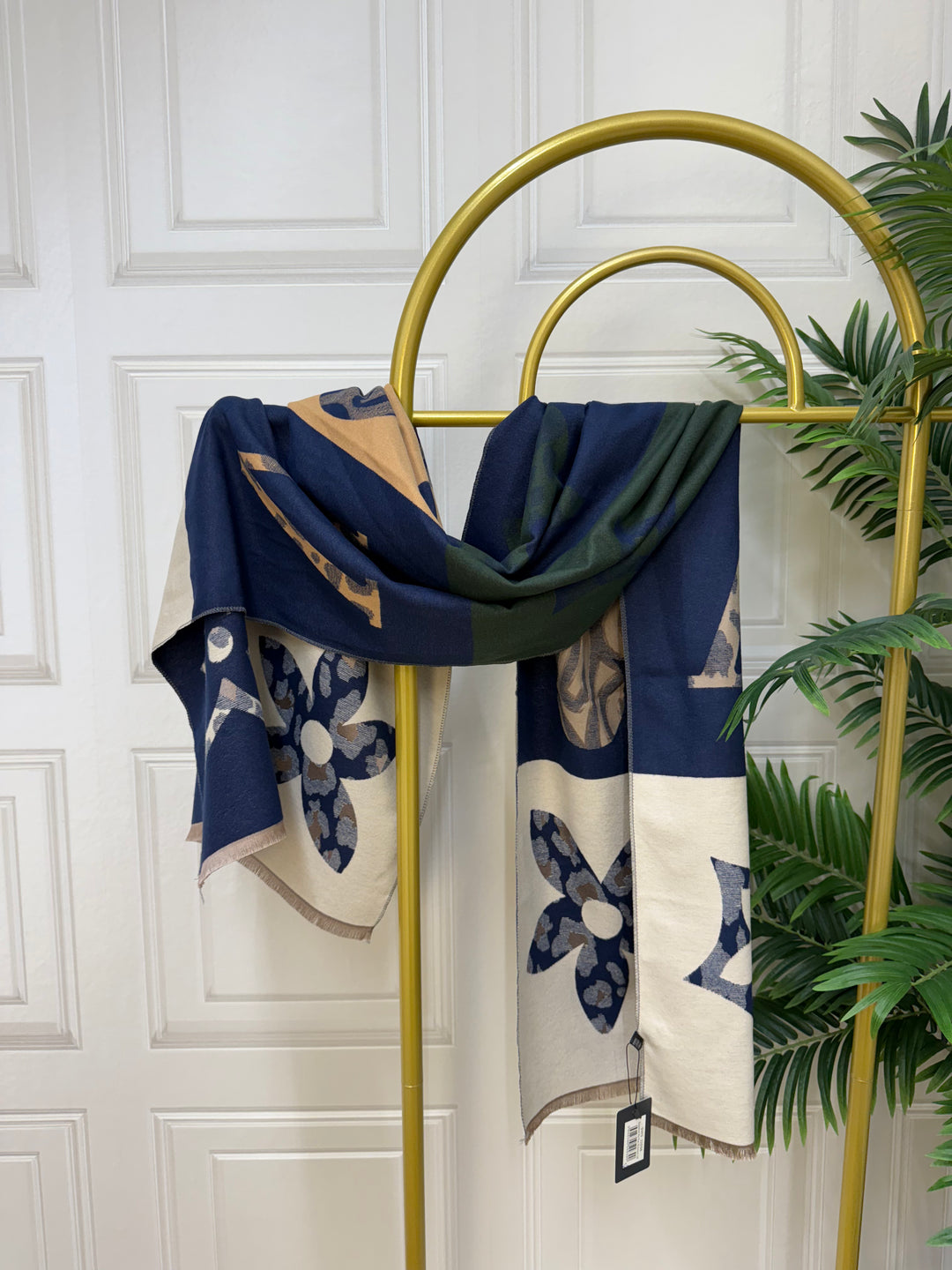 Jenny Glow (32098) 'Elaine' Scarf
