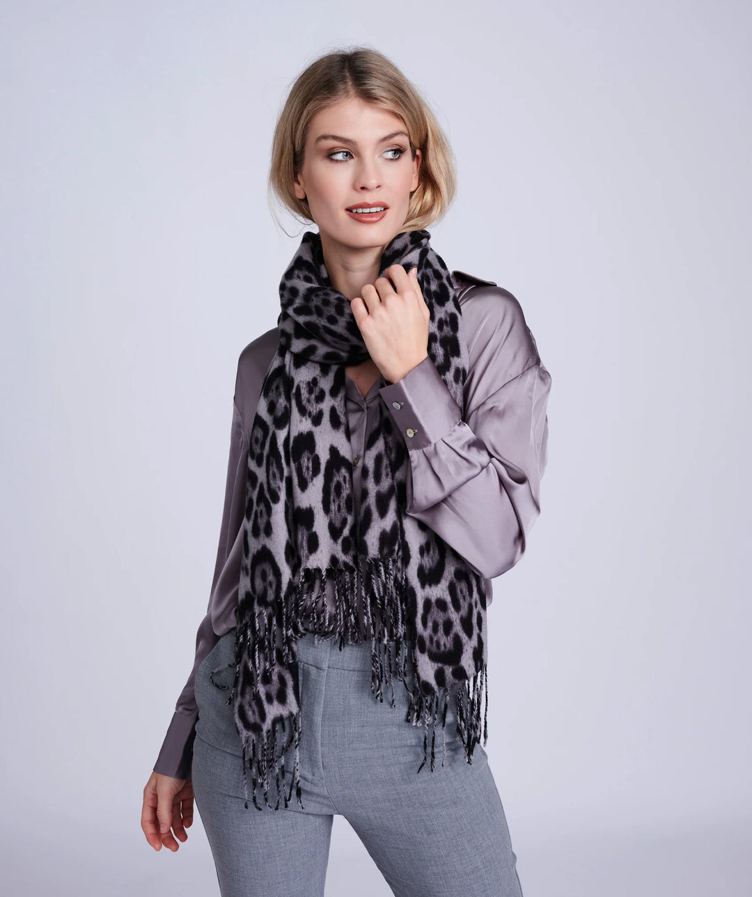 Pia Rossini Scarf Eboni Grey Leopard