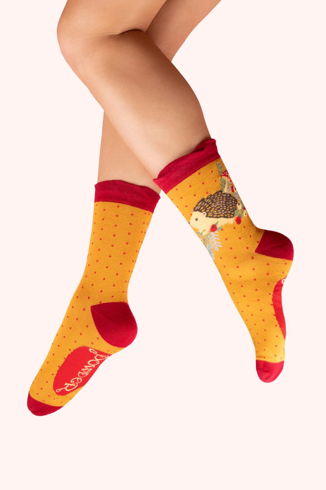 Powder Nesting Hedgehog Ankle Socks
