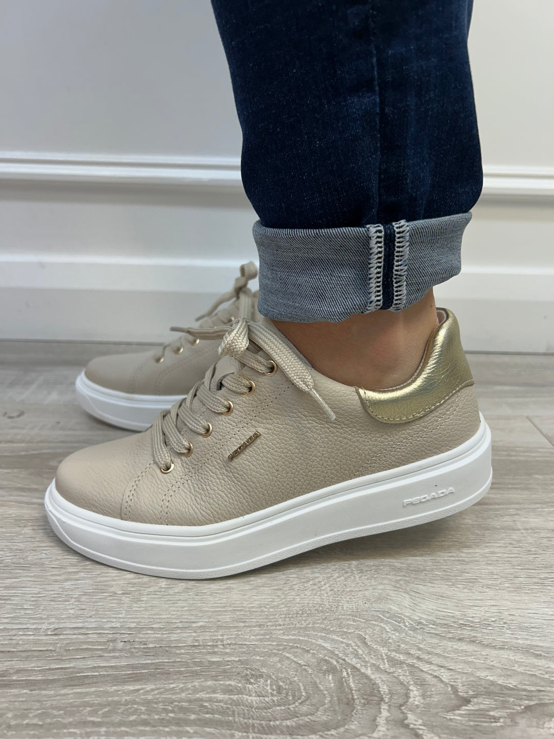 Pegada Burnished Linho - Ouro Sneaker