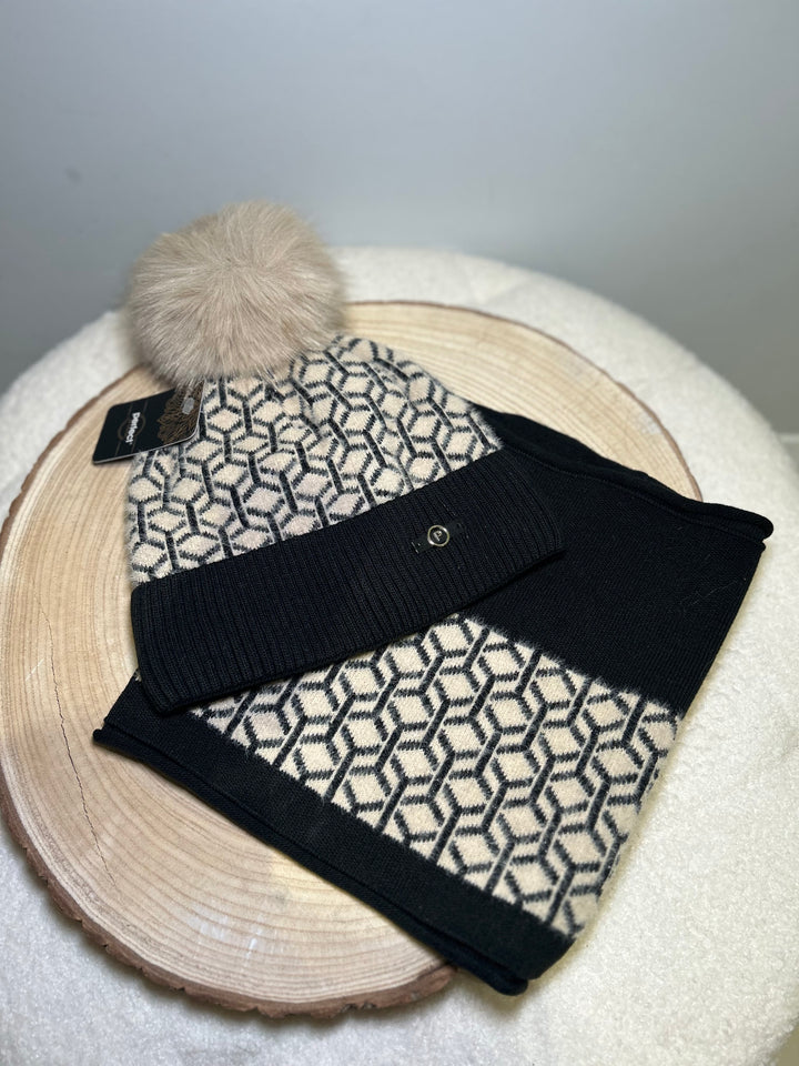 Perfect Hat and Snood Set – Black & Beige Geometric