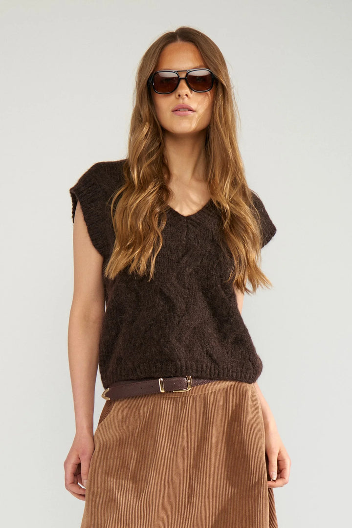 Numph Nualmas Knitted Vest | Black Coffee