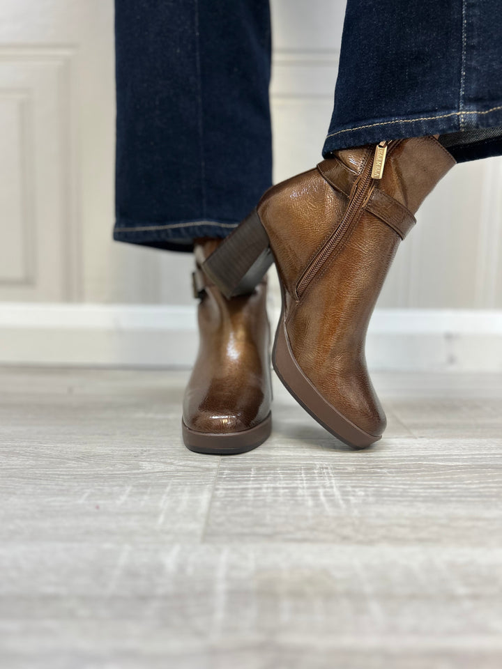 Carmela BN.CH.Taupe Patent Boot (162533)