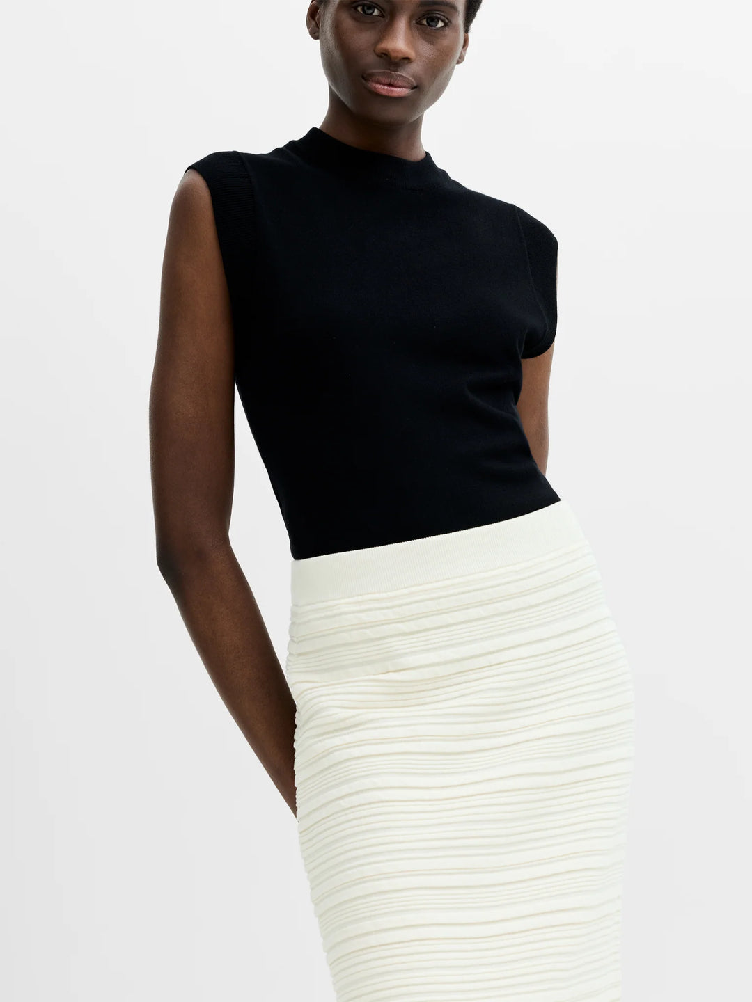 French Connection Mayim Pleated Porcelain Cream Skirt