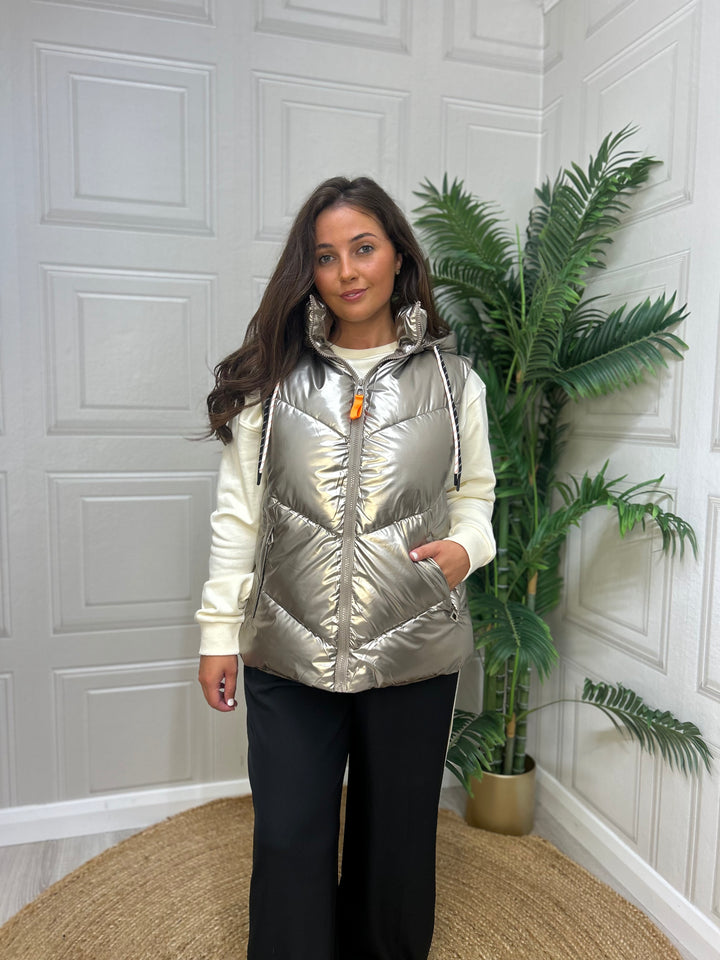 Roya Sleeveless Jacket Gold