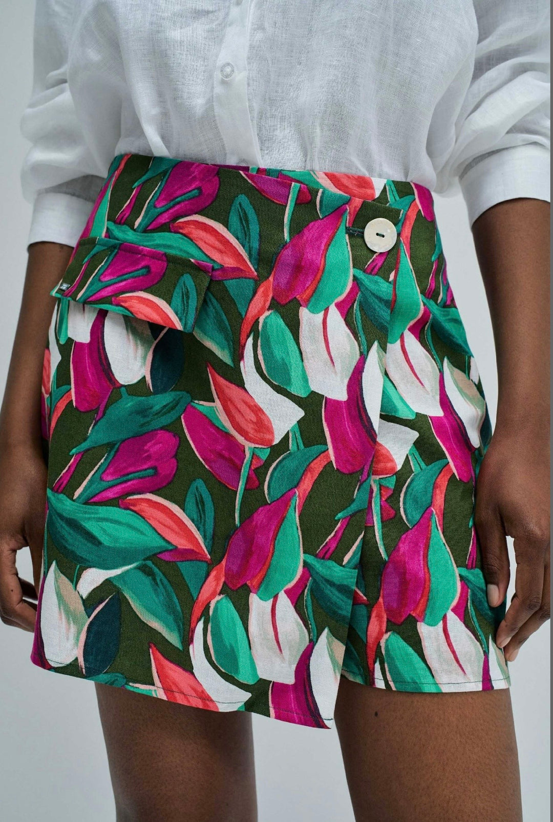 Salsa Vibrant Leaf Print Skort