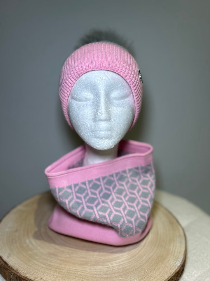 Perfect Hat & Snood Set – Pink & Light Grey Geometric Design