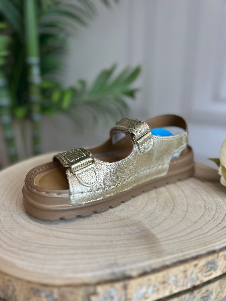 Pegada Burnished Ouro Strap Sandal | 234704