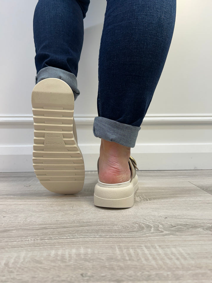 Pegada Burnished Ouro - Napa Soft Milk