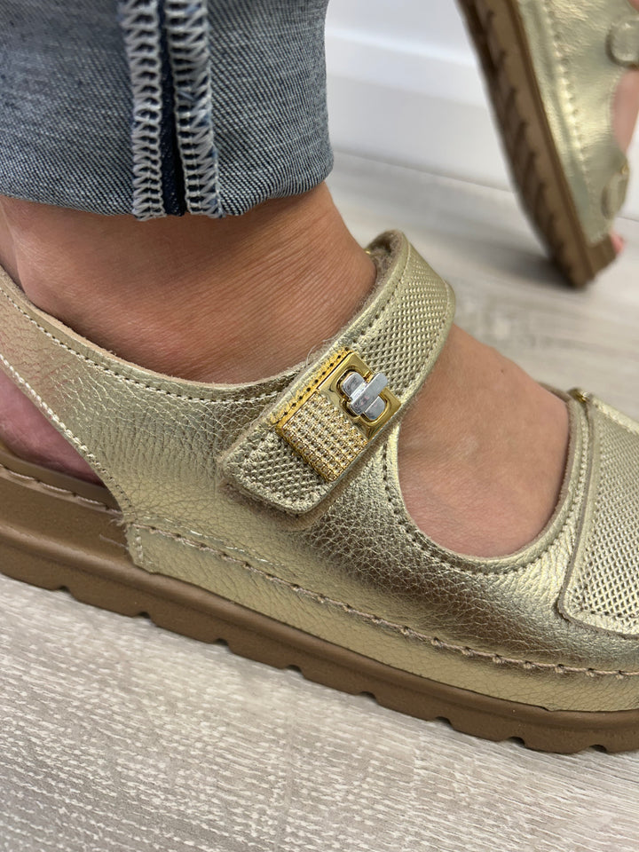 Pegada Burnished Ouro - Gold Sandal