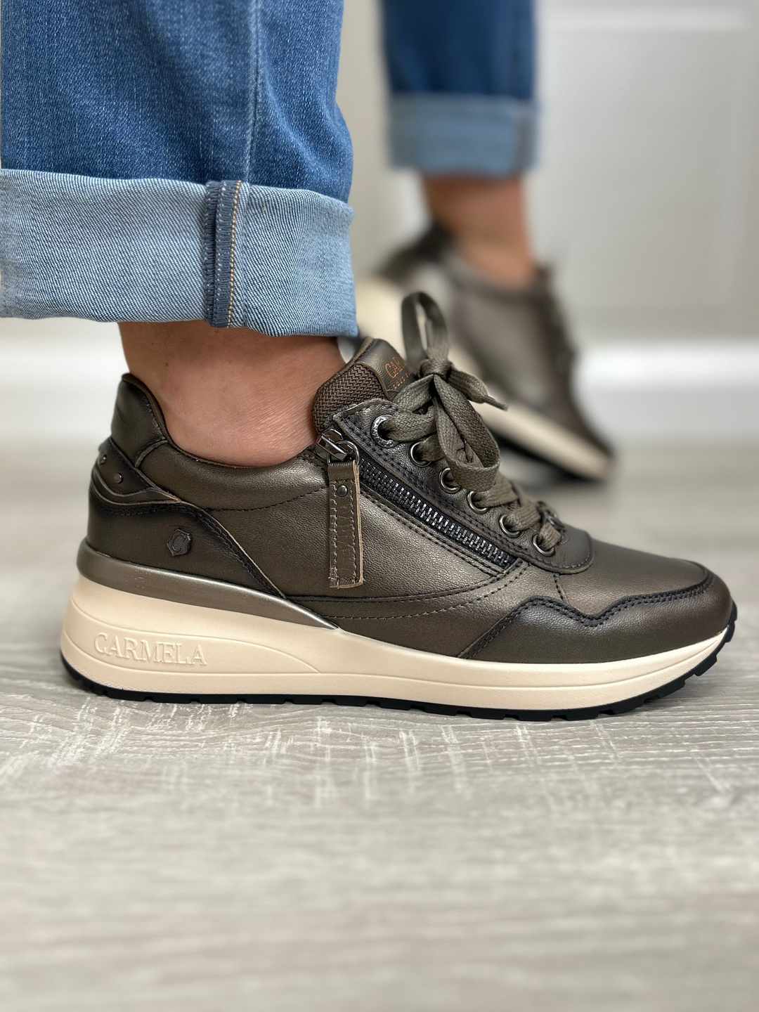 Carmela Z. Piel Bronce Wedge (162442)