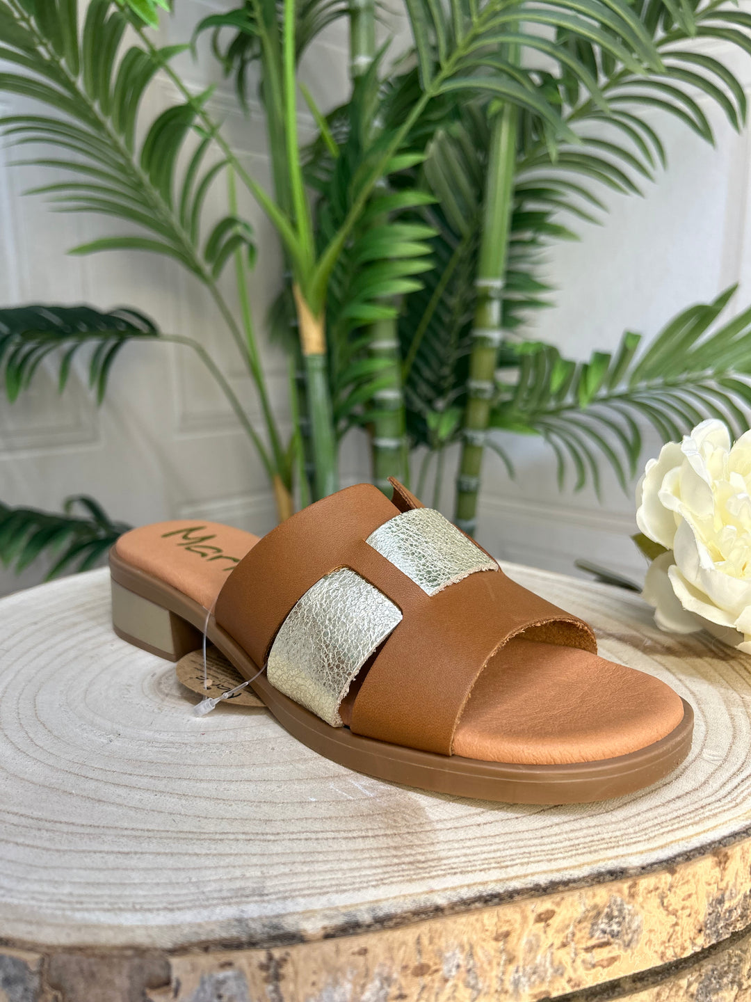 Marila Rima Cuero/Craquele Platino Sandal