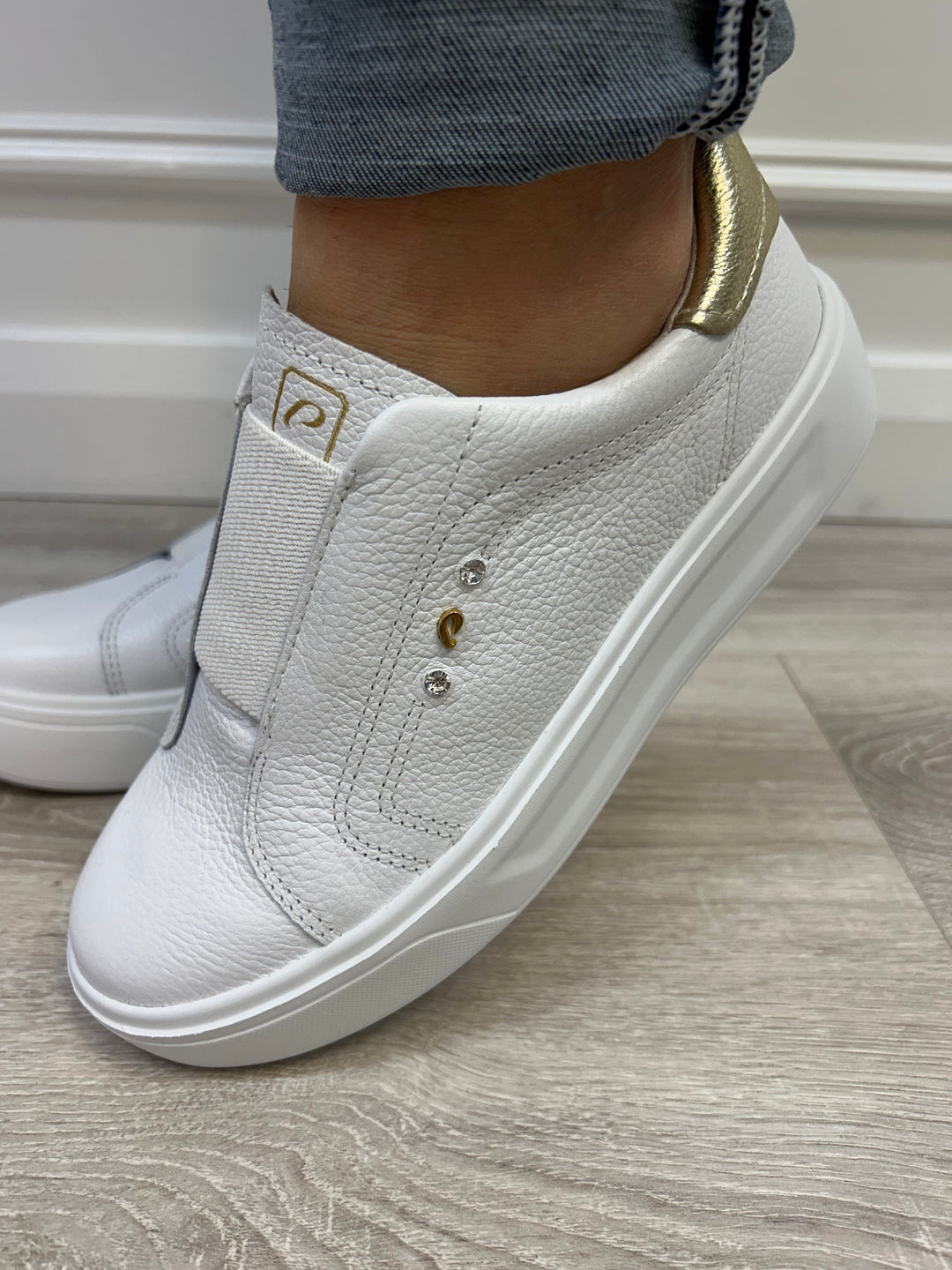 Pegada Burnished Branco - Ouro Sneaker