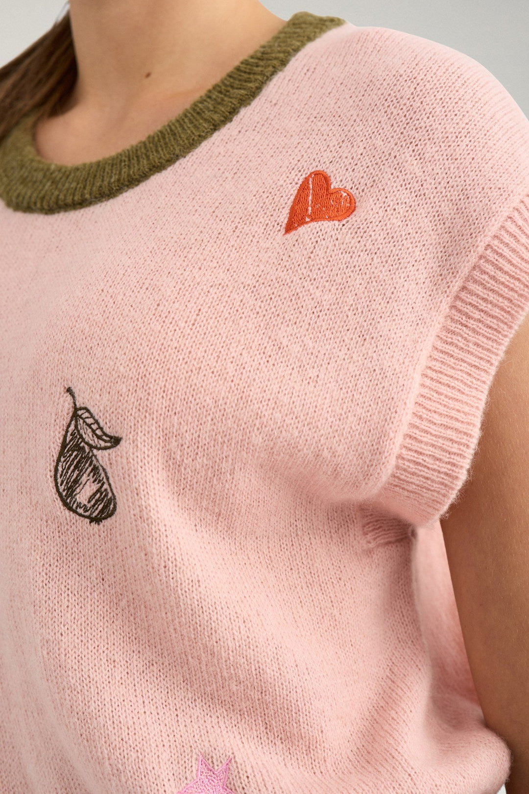 Numph Nuyppa Embroidery Vest | Peachskin