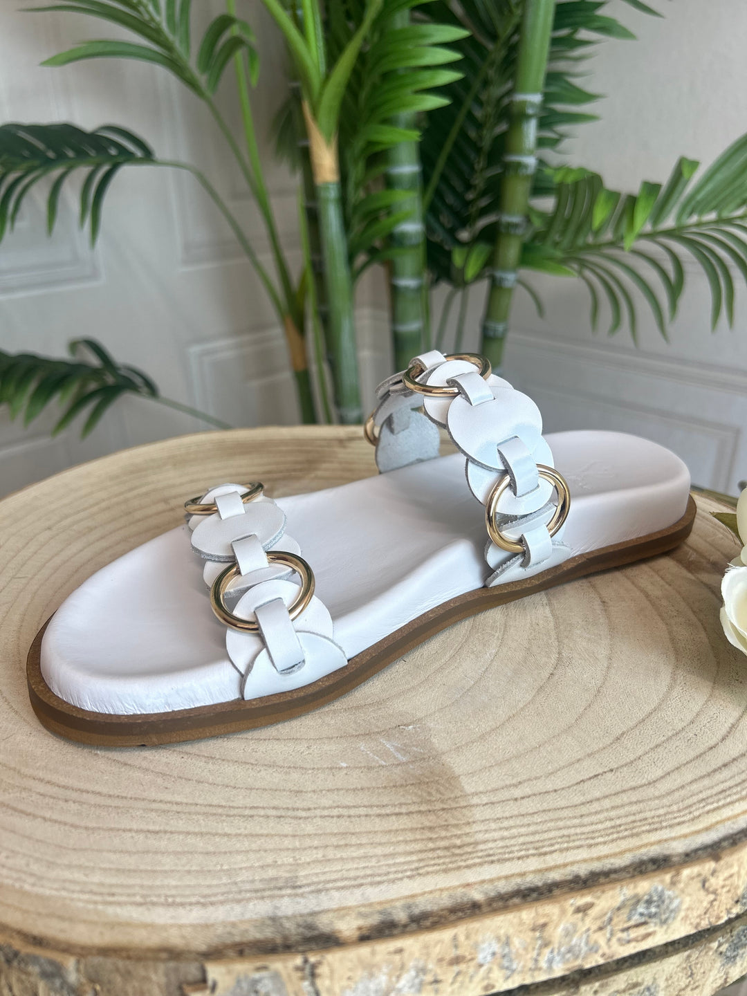 S.Piero White Leather Ring Detail Sandal