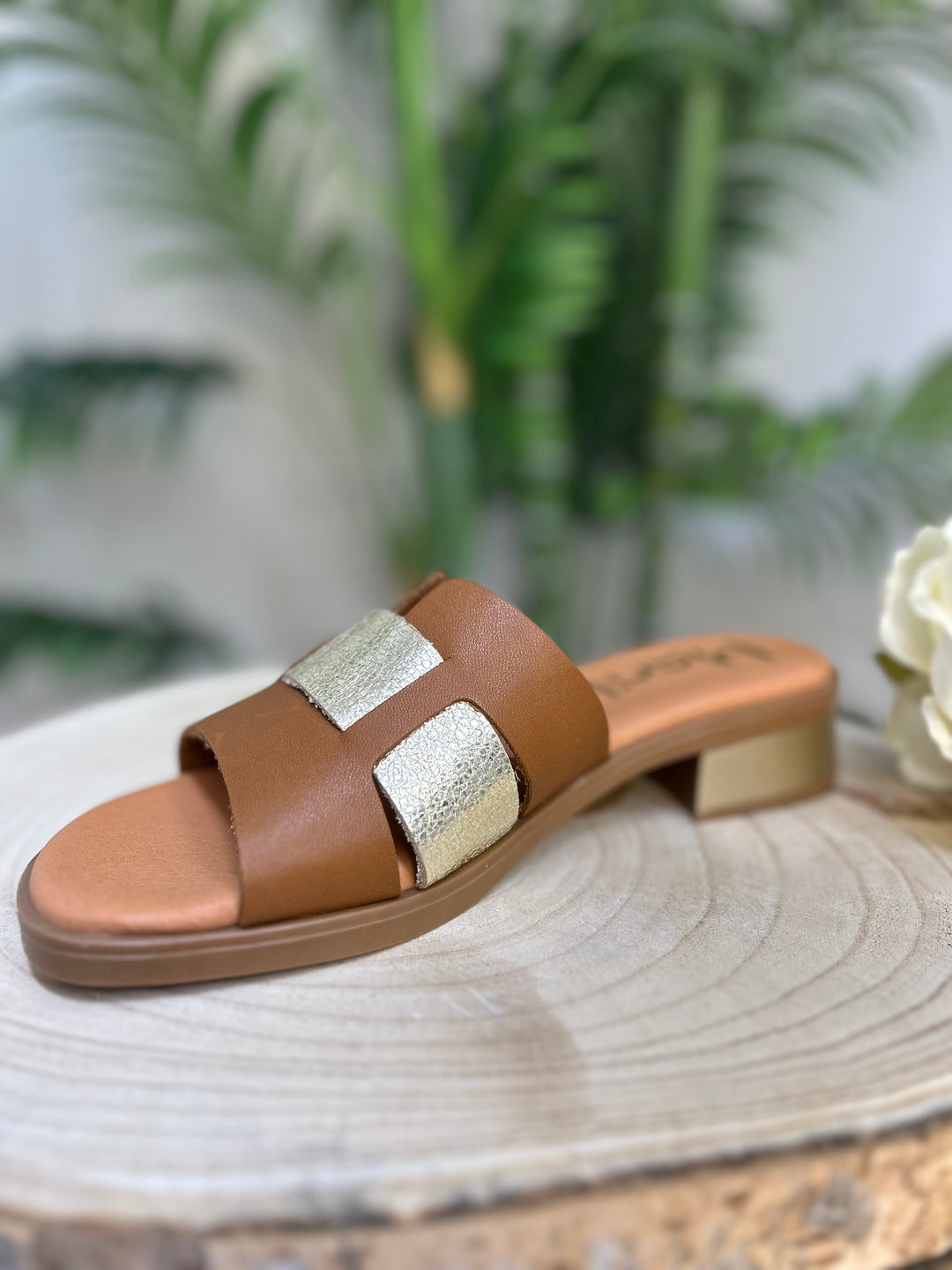 Marila Rima Cuero/Craquele Platino Sandal