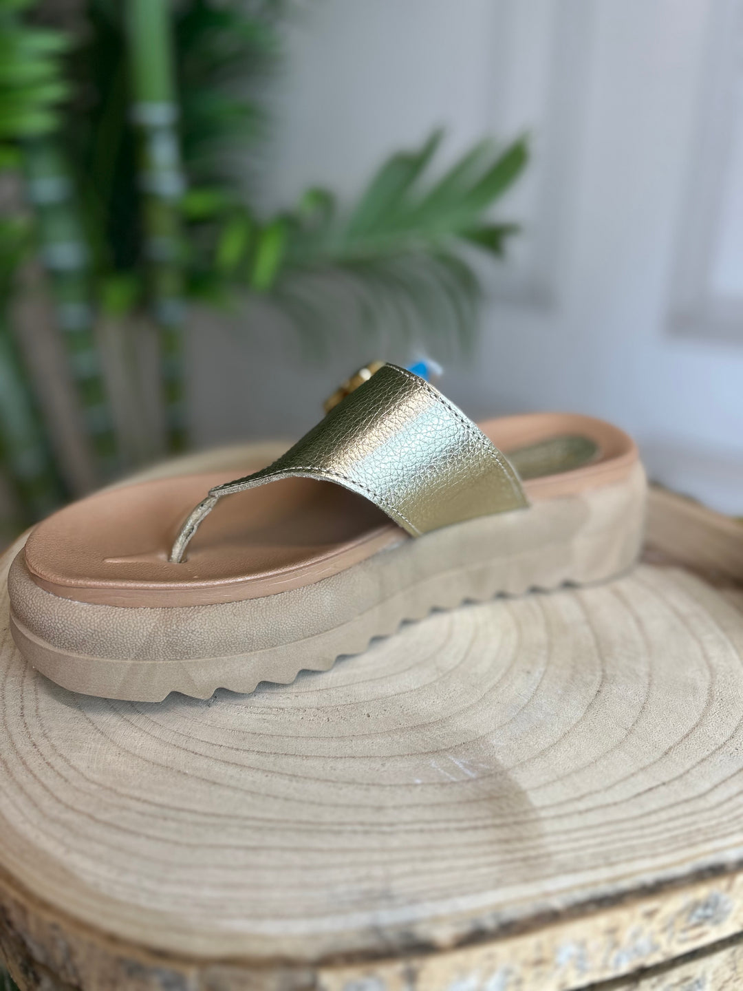 Pegada Burnished Ouro Sandal | 234409