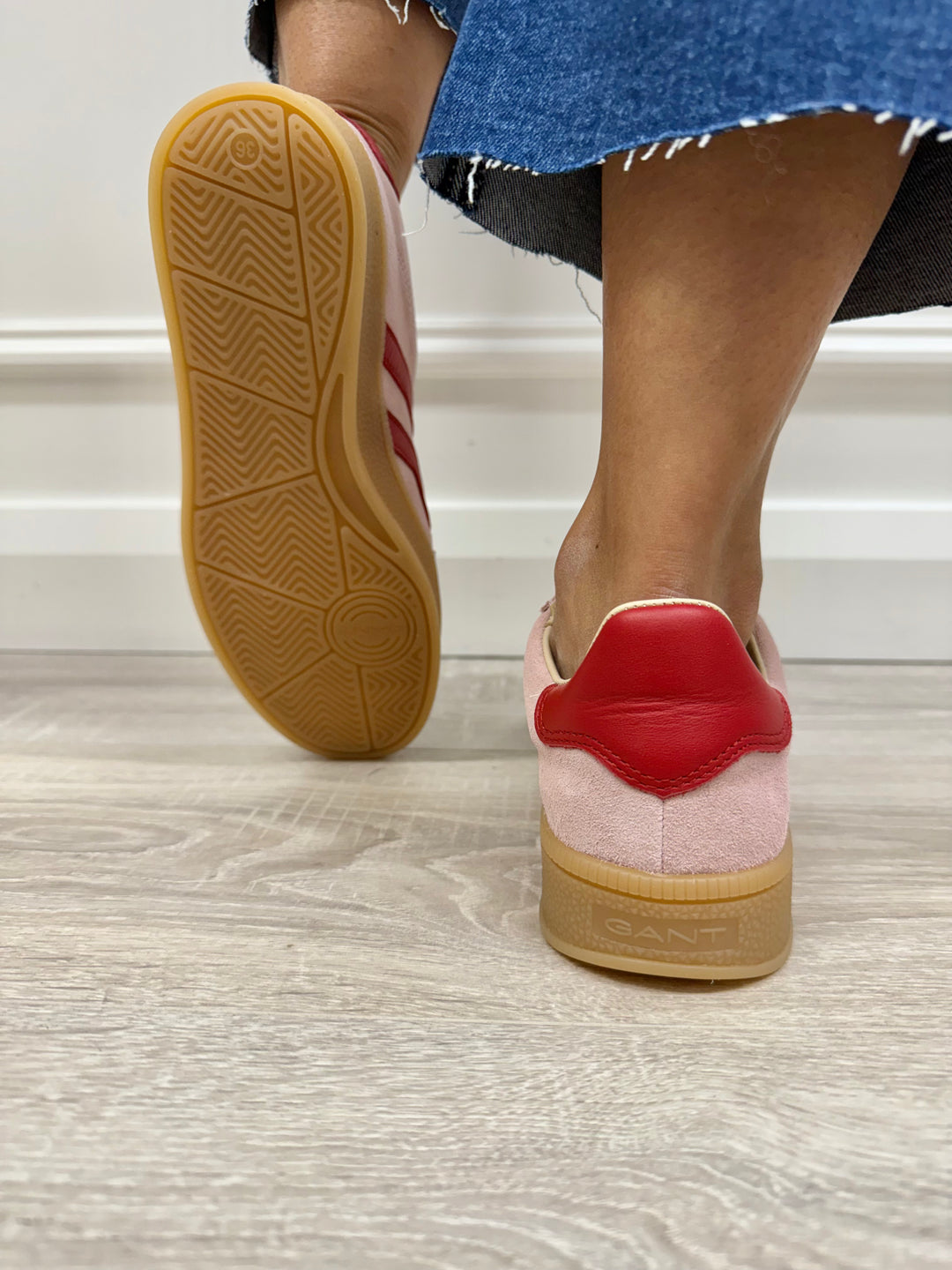 Gant Cuzima Rose/Summer Red Cow Suede Leather Runner