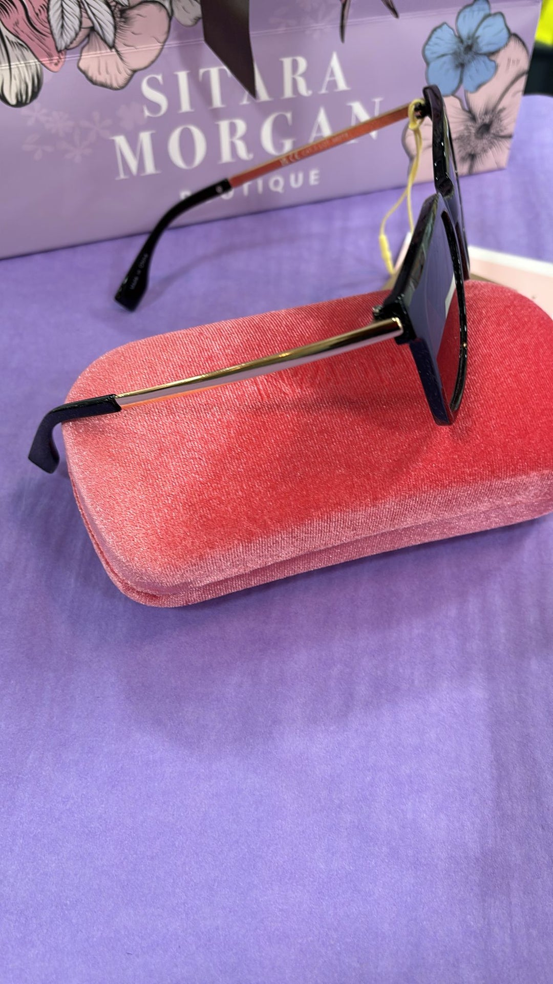 Numph Nuposha Sunglasses Caviar