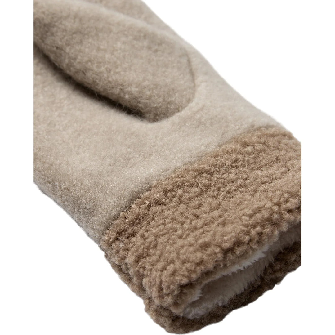 Numph Nuteddi Taupe Grey Mittens