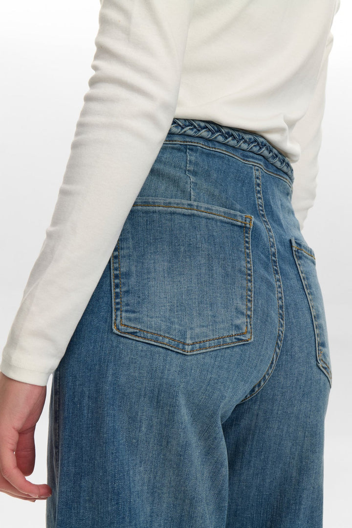 Numph Nuparis Light Denim Blue Cropped Jean