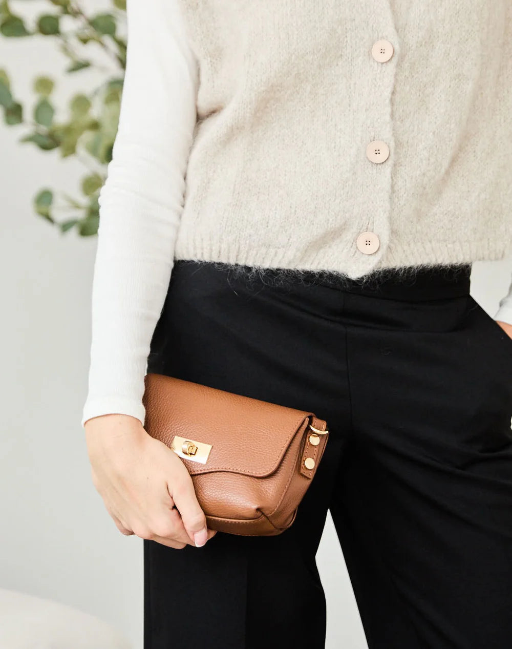 Elie Beaumont Tan Twist Lock Bag