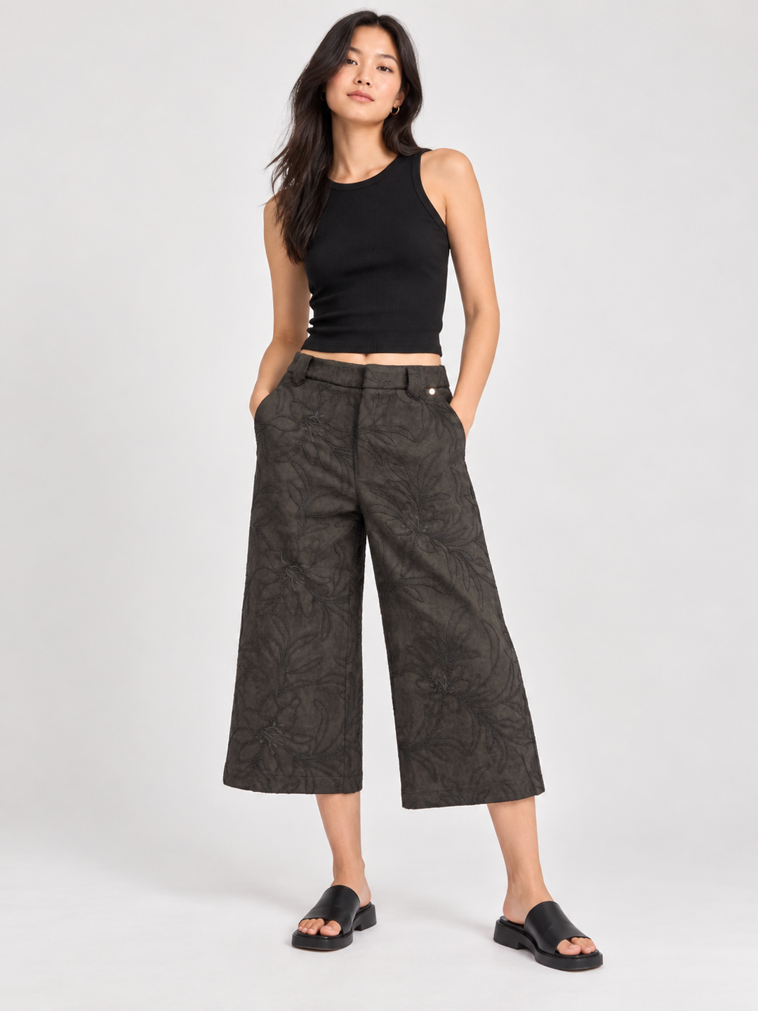 Goa Goa Ioyan Black Short Trousers