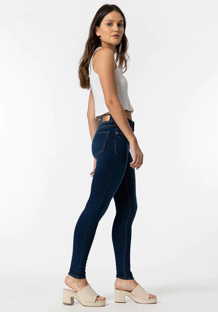 Tiffosi One Size Jeans Classic_1 Dark Denim - Sitara Morgan
